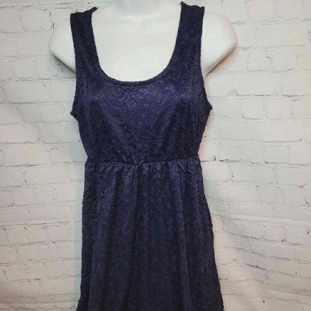 ‎Women's Lace Sleeveless Dress Small